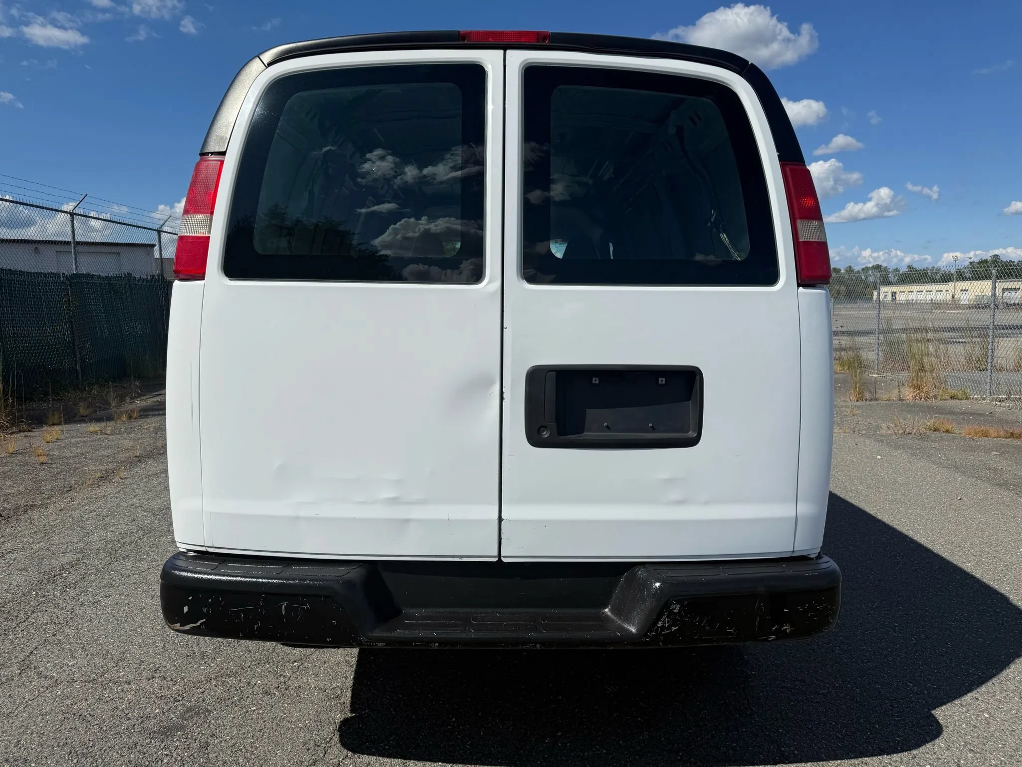 Used 2016 Chevrolet Express 2500 RWD image 7
