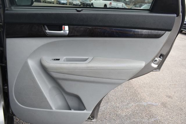 Used 2014 Kia Sorento LX image 37