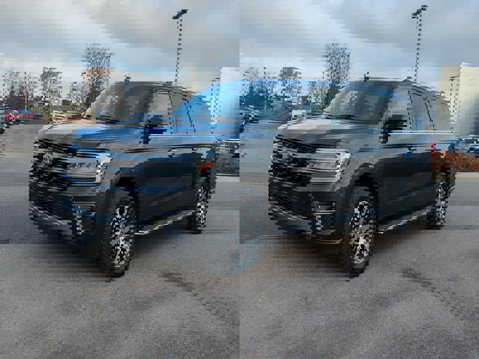 Used 2023 Ford Expedition Max Limited image 4