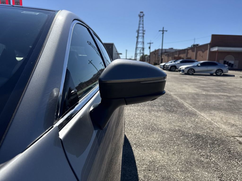 Used 2025 Toyota Crown Platinum image 11