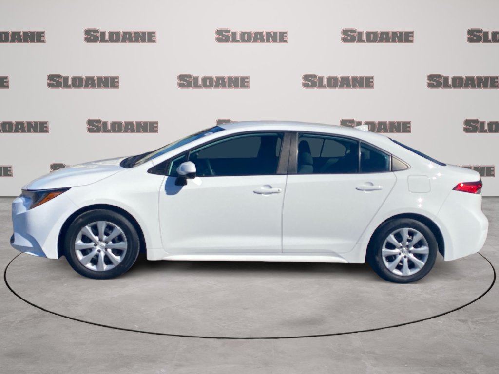 Used 2024 Toyota Corolla LE FWD image 2