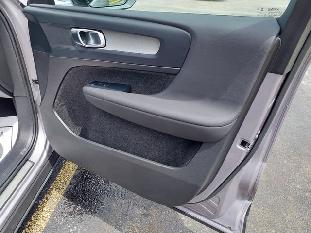 Certified 2026 Volvo XC40 B5 Plus AWD/4WD image 21