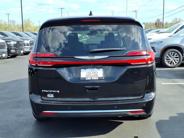 Used 2024 Chrysler Pacifica Touring-L FWD image 30