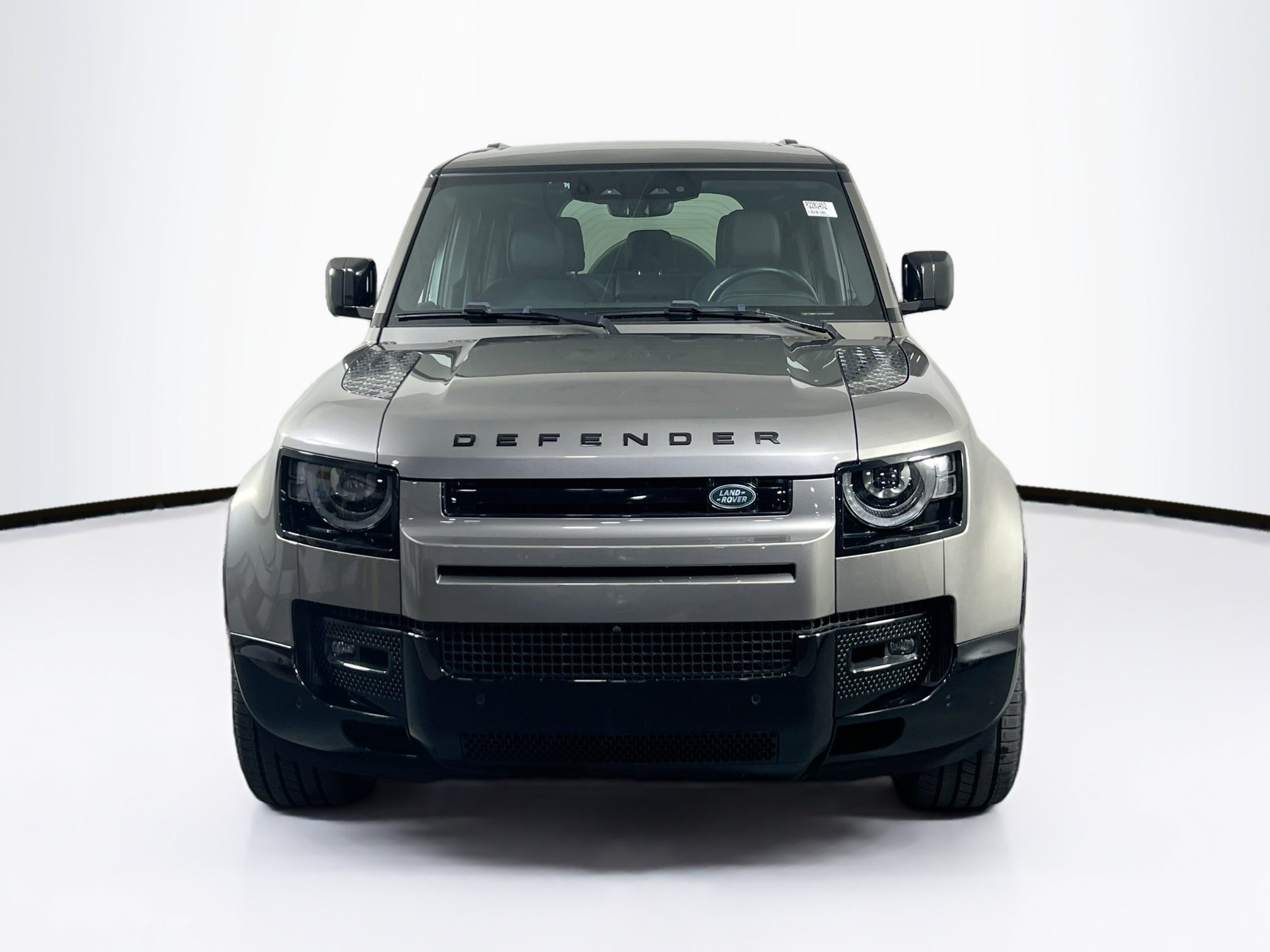 Used 2024 Land Rover Defender 110 X-Dynamic SE AWD/4WD image 2