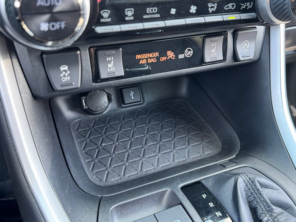 Certified 2022 Toyota RAV4 XLE Premium AWD/4WD image 24