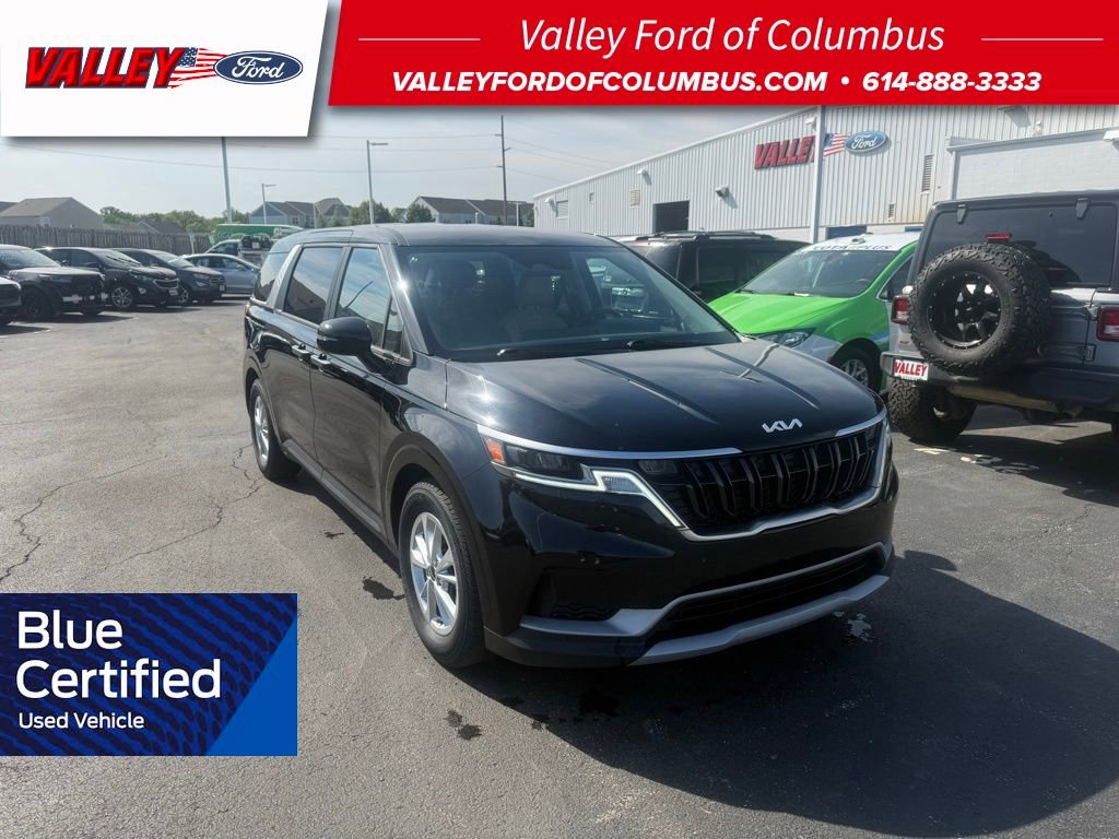 Used 2024 Kia Carnival LX FWD image 1