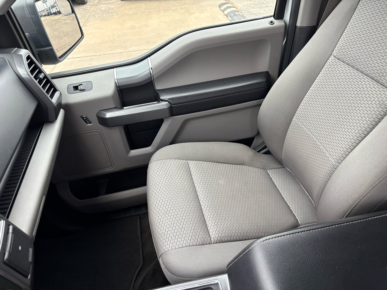 Used 2018 Ford F150 XLT w/ Equipment Group 302A Luxury image 22