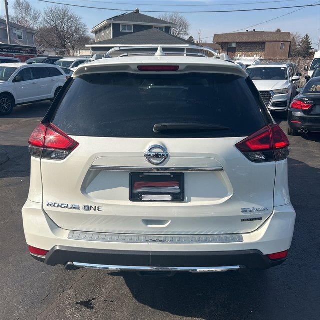 Used 2018 Nissan Rogue SV w/ Premium Package image 5