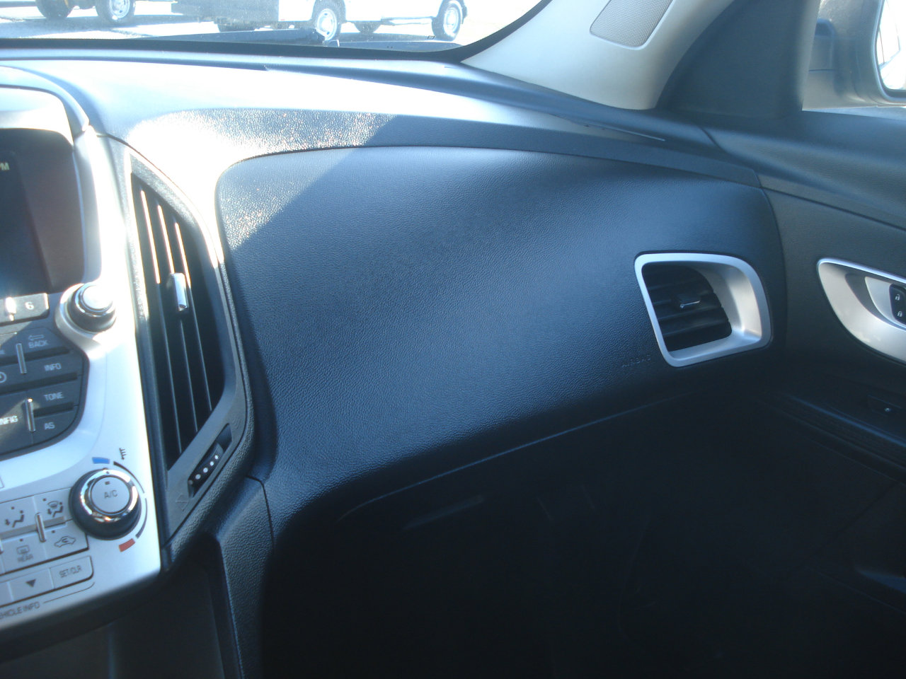 Used 2017 Chevrolet Equinox LS image 26