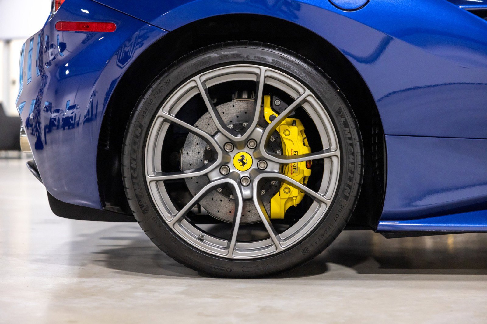 Used 2019 Ferrari 488 Spider image 30