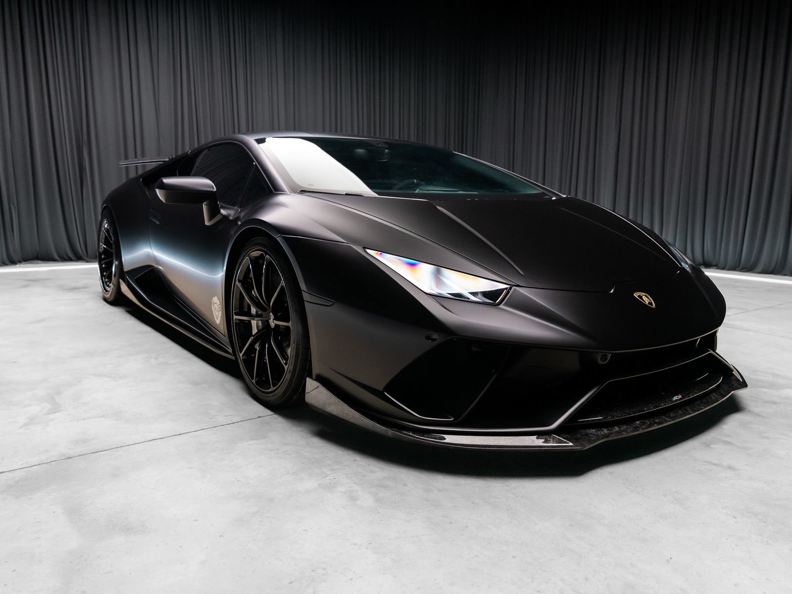 Used 2018 Lamborghini Huracan Performante AWD/4WD image 19