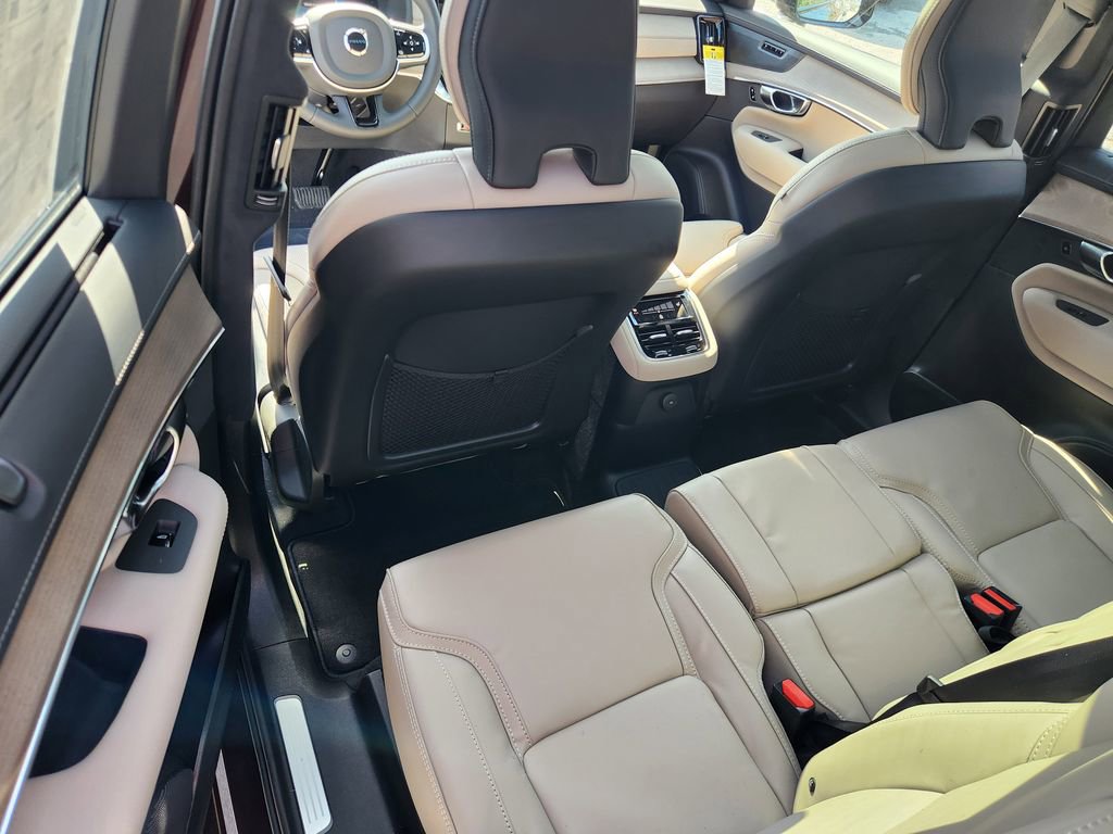 New 2026 Volvo XC90 T8 Ultra w/ Lounge Package image 14