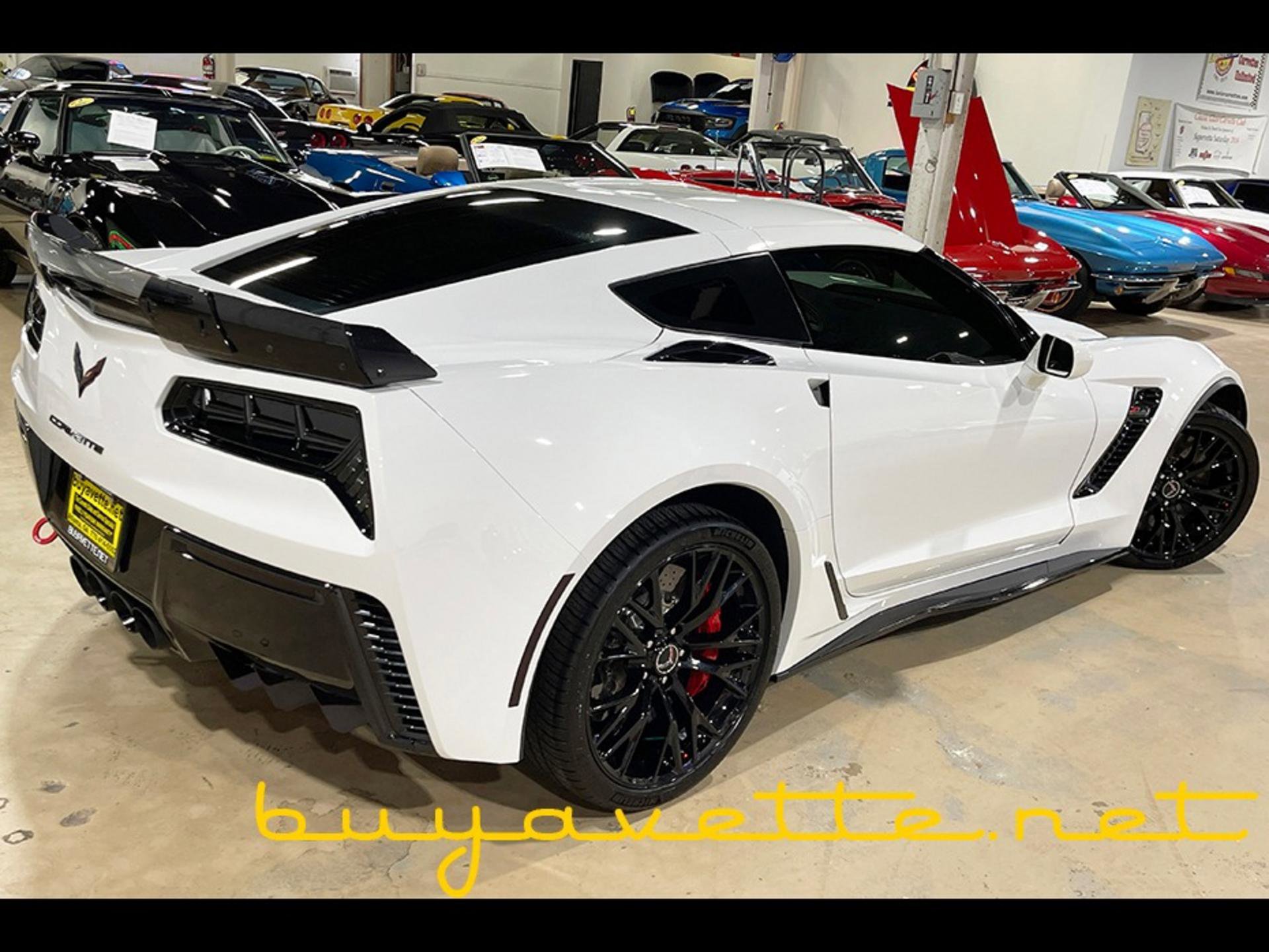 Used 2015 Chevrolet Corvette Z06 w/ Z07 Performance Package image 2