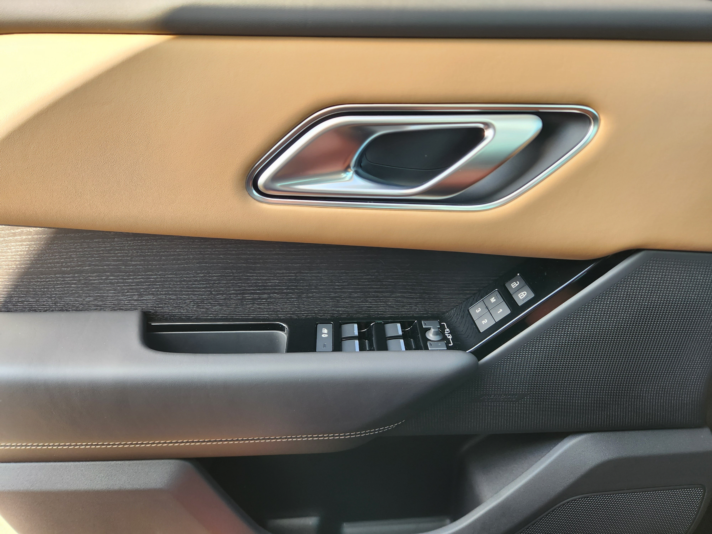 New 2026 Land Rover Range Rover Velar Autobiography AWD/4WD image 18