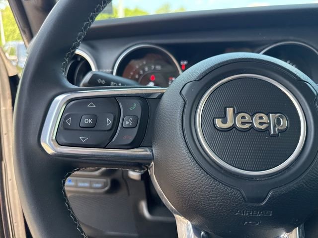 Used 2023 Jeep Wrangler Unlimited Sahara AWD/4WD image 34