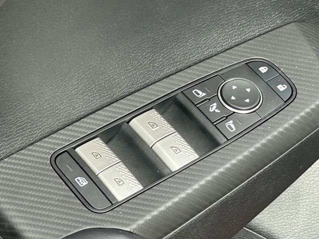 Used 2025 Mitsubishi Outlander SE AWD/4WD image 30