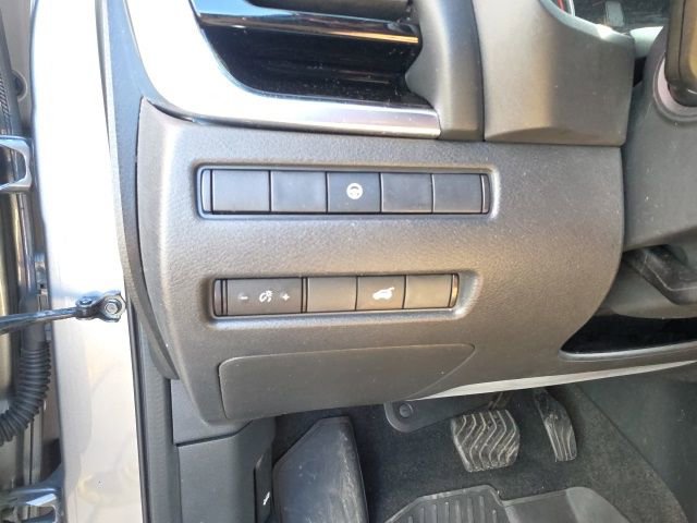 Used 2022 Nissan Rogue SL w/ SL Premium Package image 15