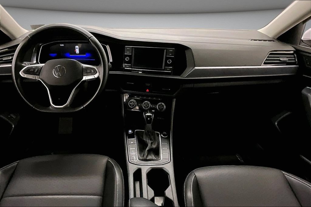 Used 2023 Volkswagen Jetta SE FWD image 7