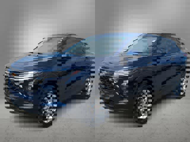 Used 2024 Chevrolet Trax LS w/ LS Convenience Package image 4