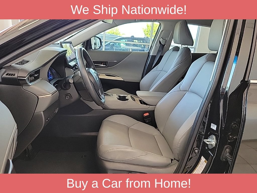 Used 2024 Toyota Venza XLE AWD/4WD image 8