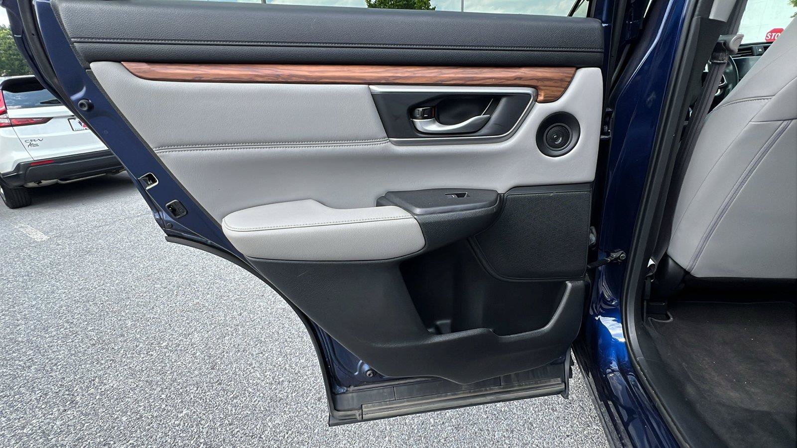 Used 2020 Honda CR-V Touring image 17