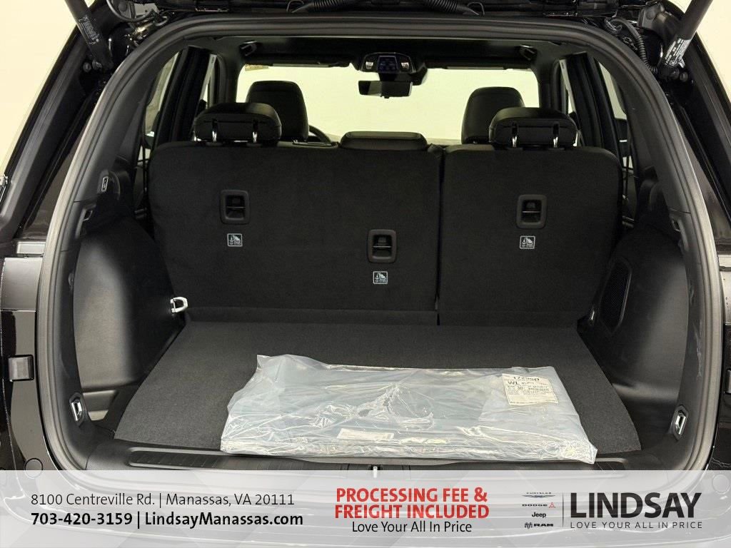 New 2025 Jeep Grand Cherokee Limited w/ Luxury Tech Group II image 7
