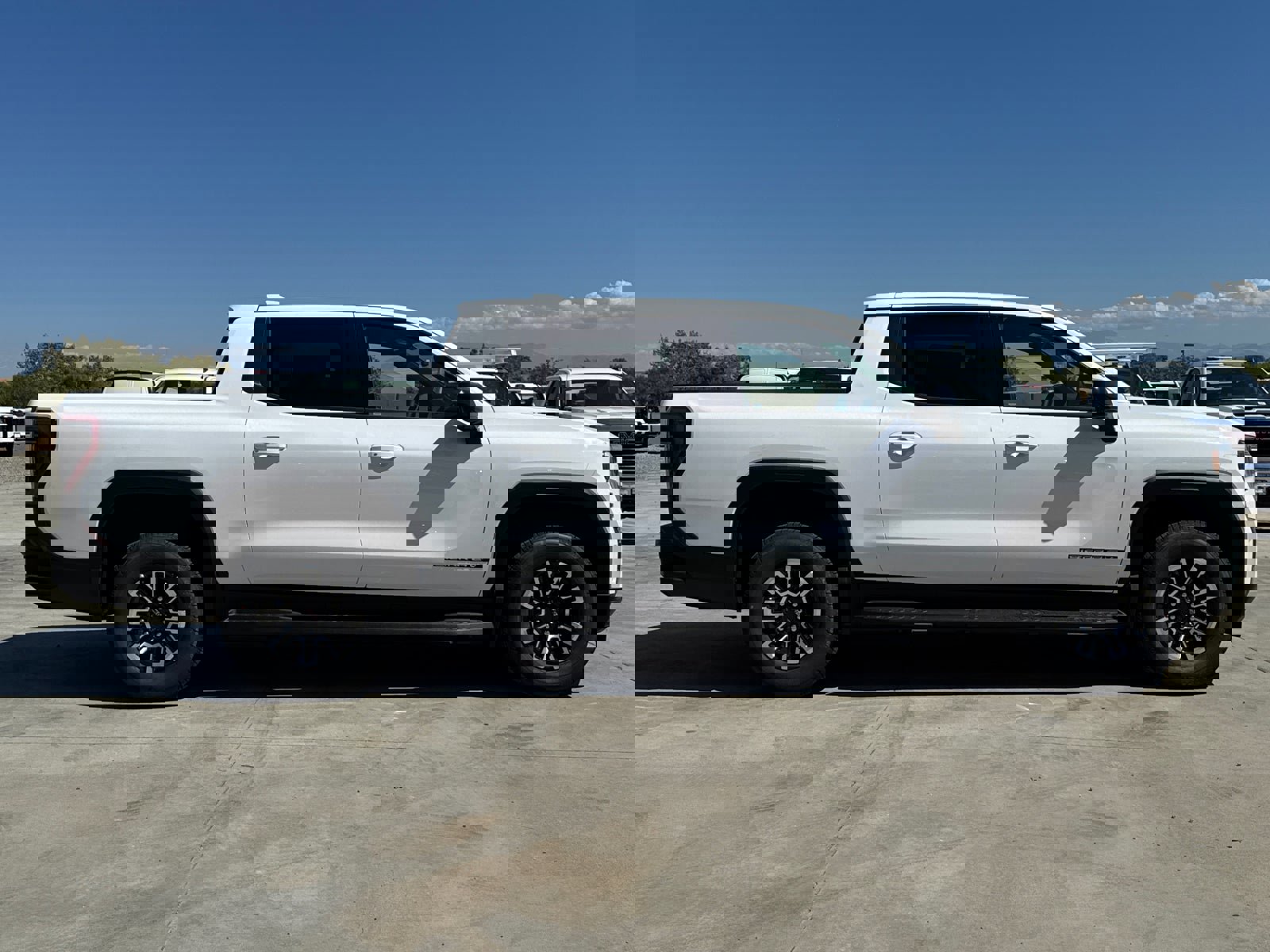 Used 2026 GMC Sierra EV Elevation image 7