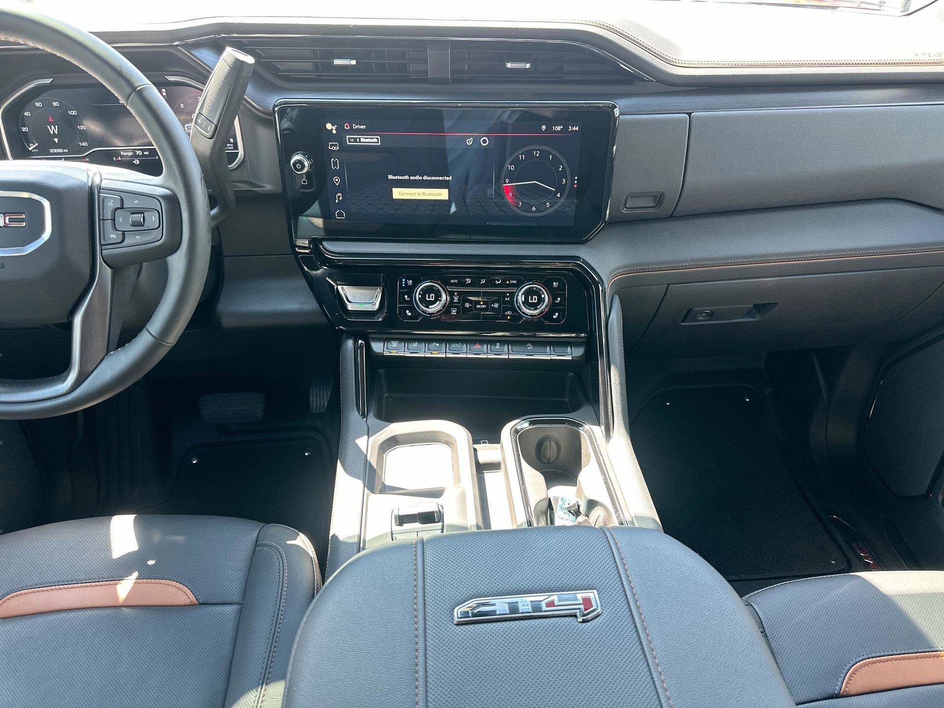 Used 2024 GMC Sierra 2500 AT4 w/ AT4 Premium Plus Package image 12