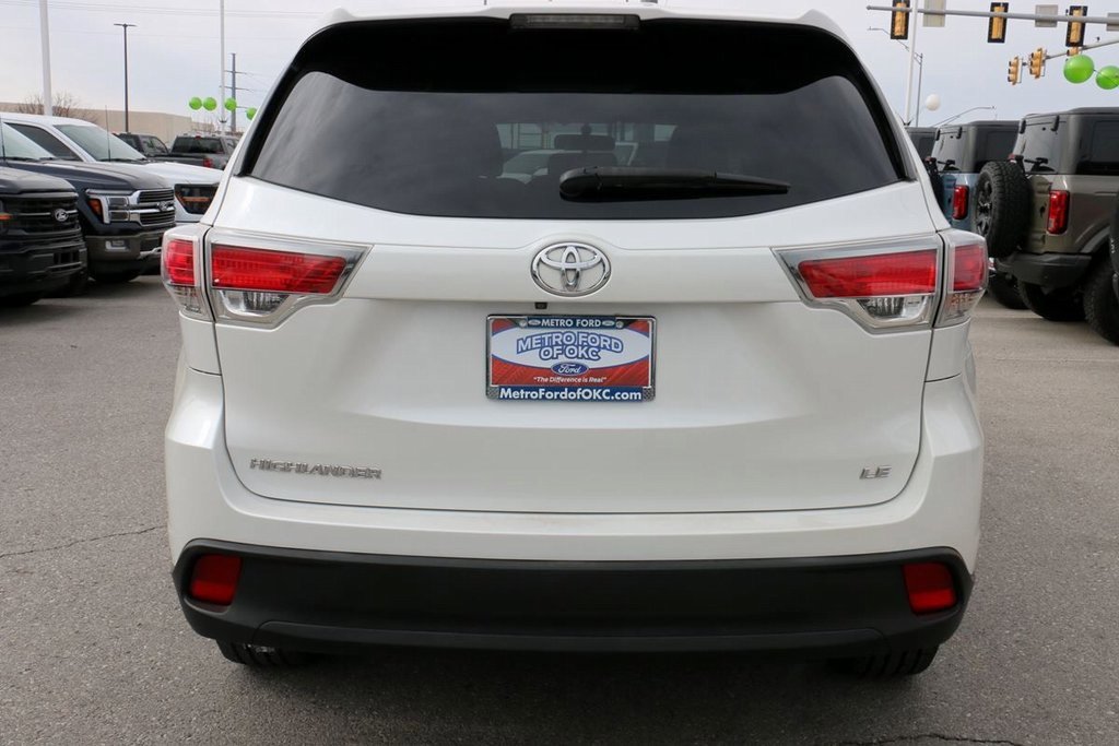 Used 2015 Toyota Highlander LE image 6