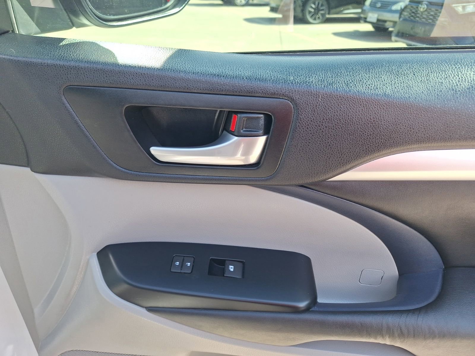 Used 2016 Toyota Highlander XLE FWD image 36