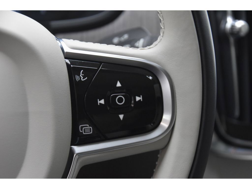 Certified 2025 Volvo S90 B6 Ultra image 35