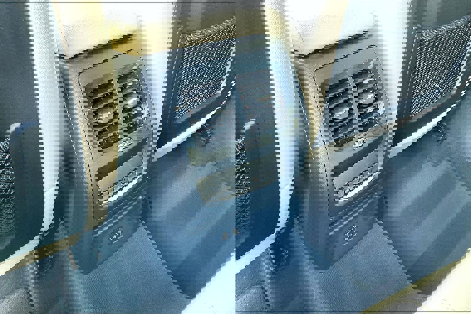 Used 2023 BMW X3 xDrive30i w/ Convenience Package image 38