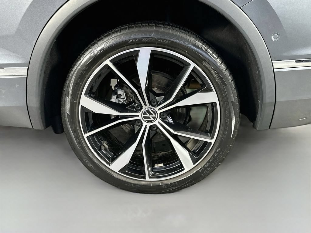 Used 2022 Volkswagen Tiguan SEL R-Line AWD/4WD image 34