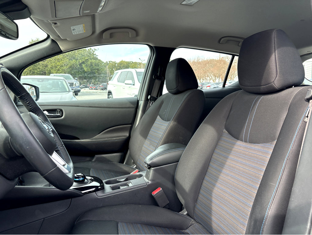 Used 2019 Nissan Leaf SV w/ SV Technology Package image 13