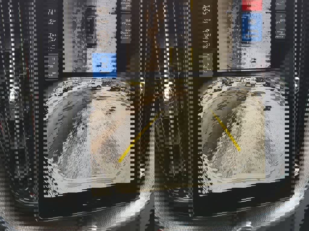 Used 2026 Volvo XC60 B5 Ultra w/ Protection Package Premier image 28