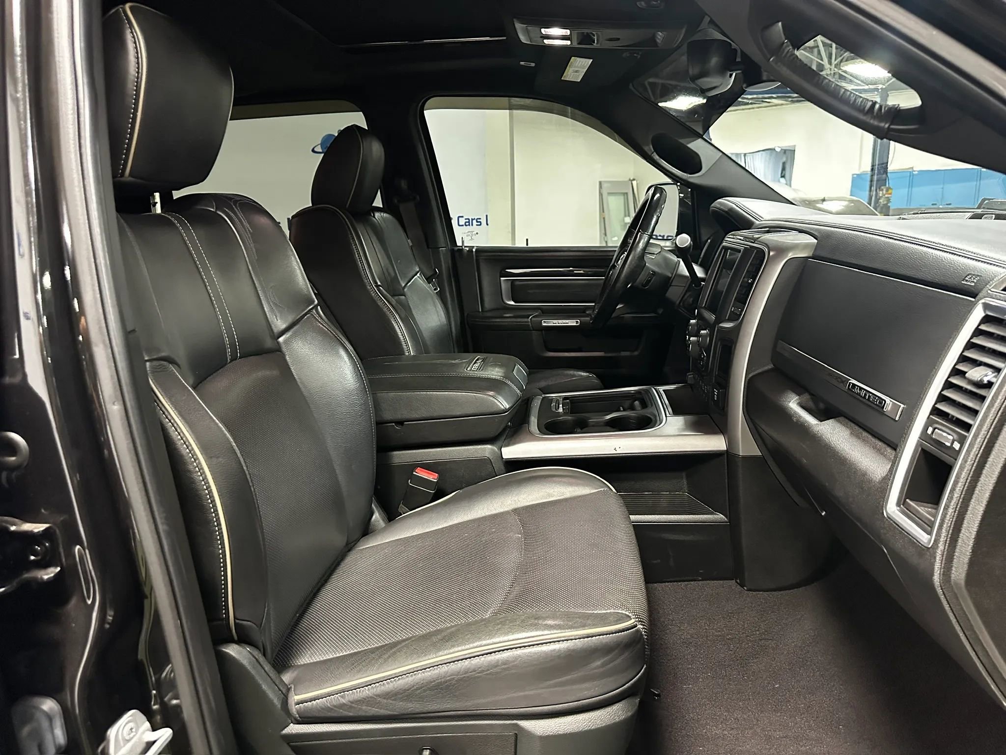 Used 2018 RAM 3500 Laramie Longhorn image 23