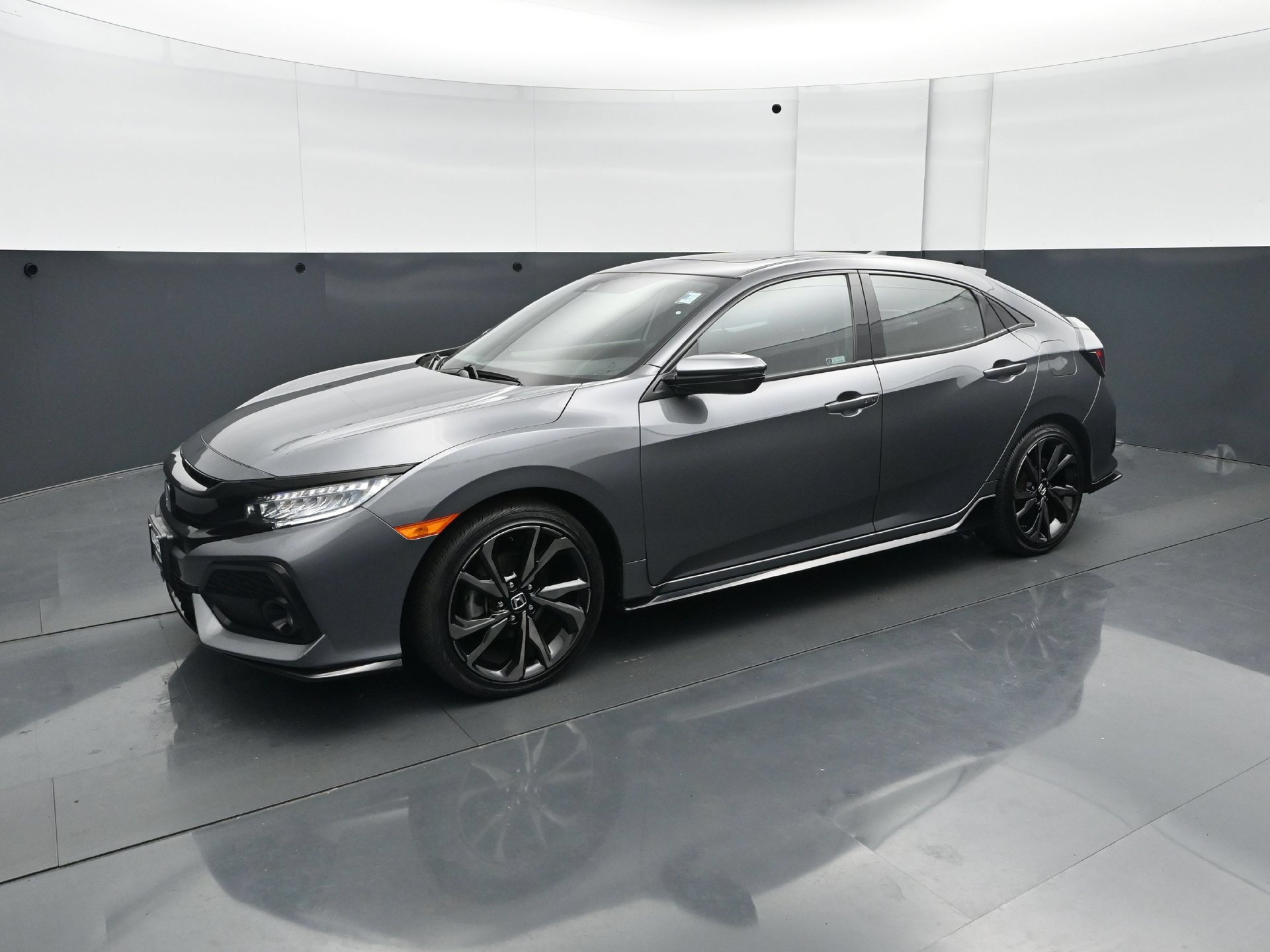 Used 2019 Honda Civic Sport Touring image 2