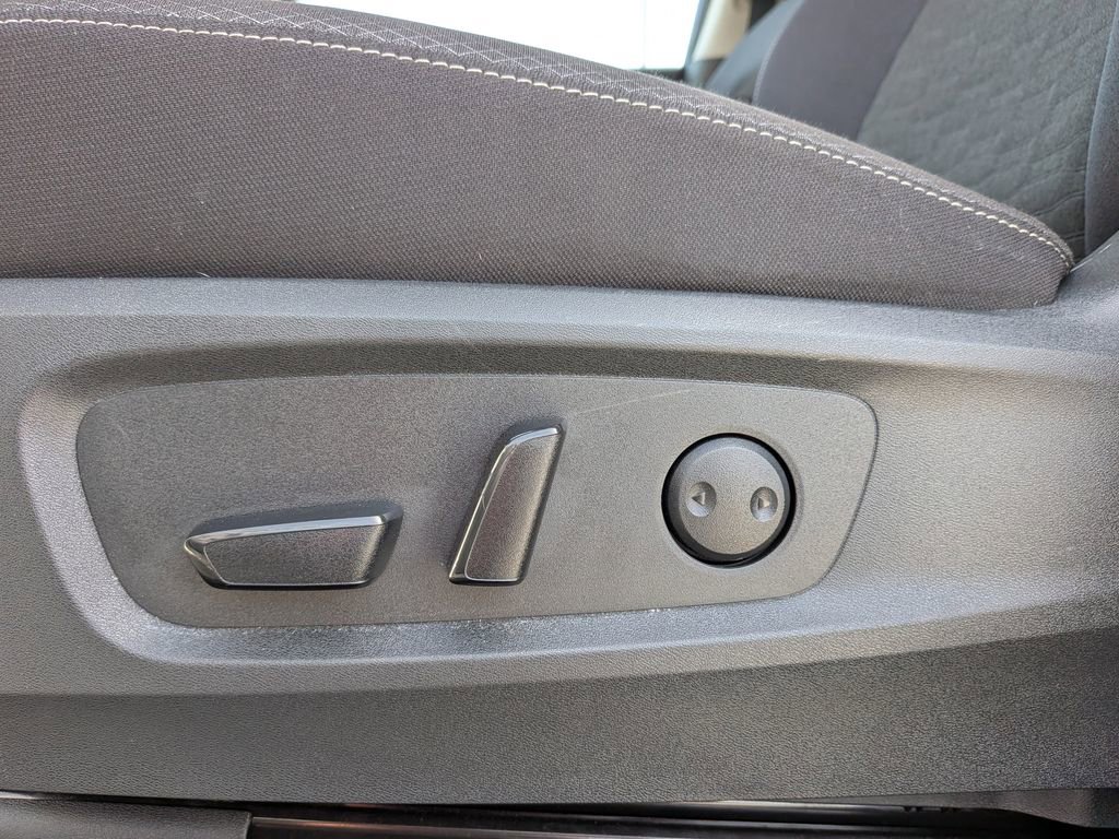 Used 2024 Nissan Pathfinder SV image 14