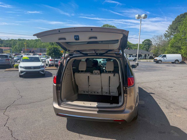 Used 2018 Chrysler Pacifica Limited w/ Advanced Safetytec Group FWD image 15
