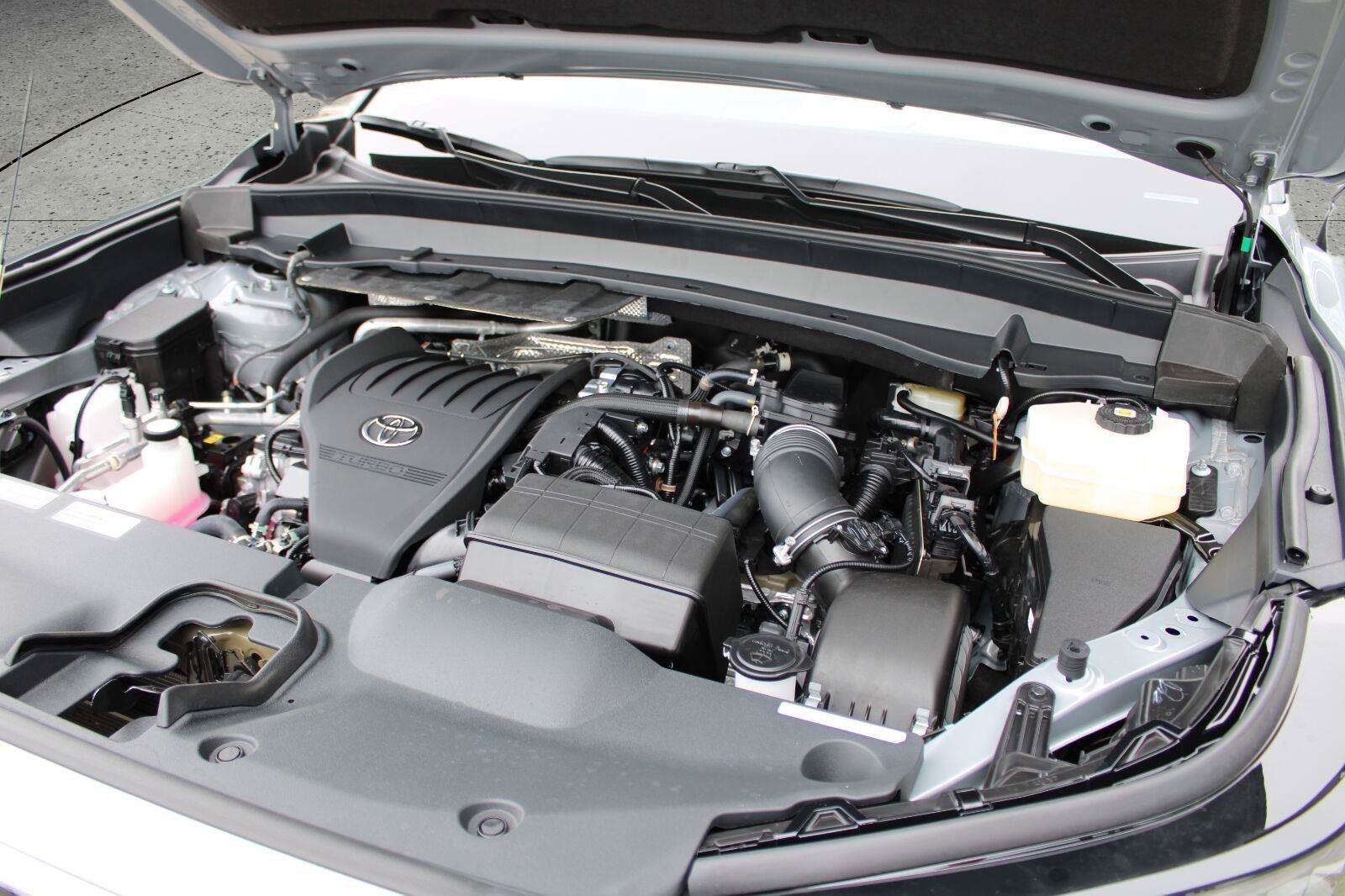 Used 2025 Toyota Grand Highlander AWD Hybrid image 53