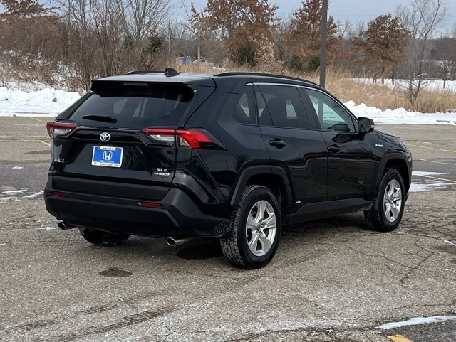 Used 2020 Toyota RAV4 XLE image 7