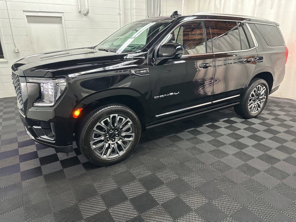 Used 2024 GMC Yukon Denali Ultimate AWD/4WD image 5