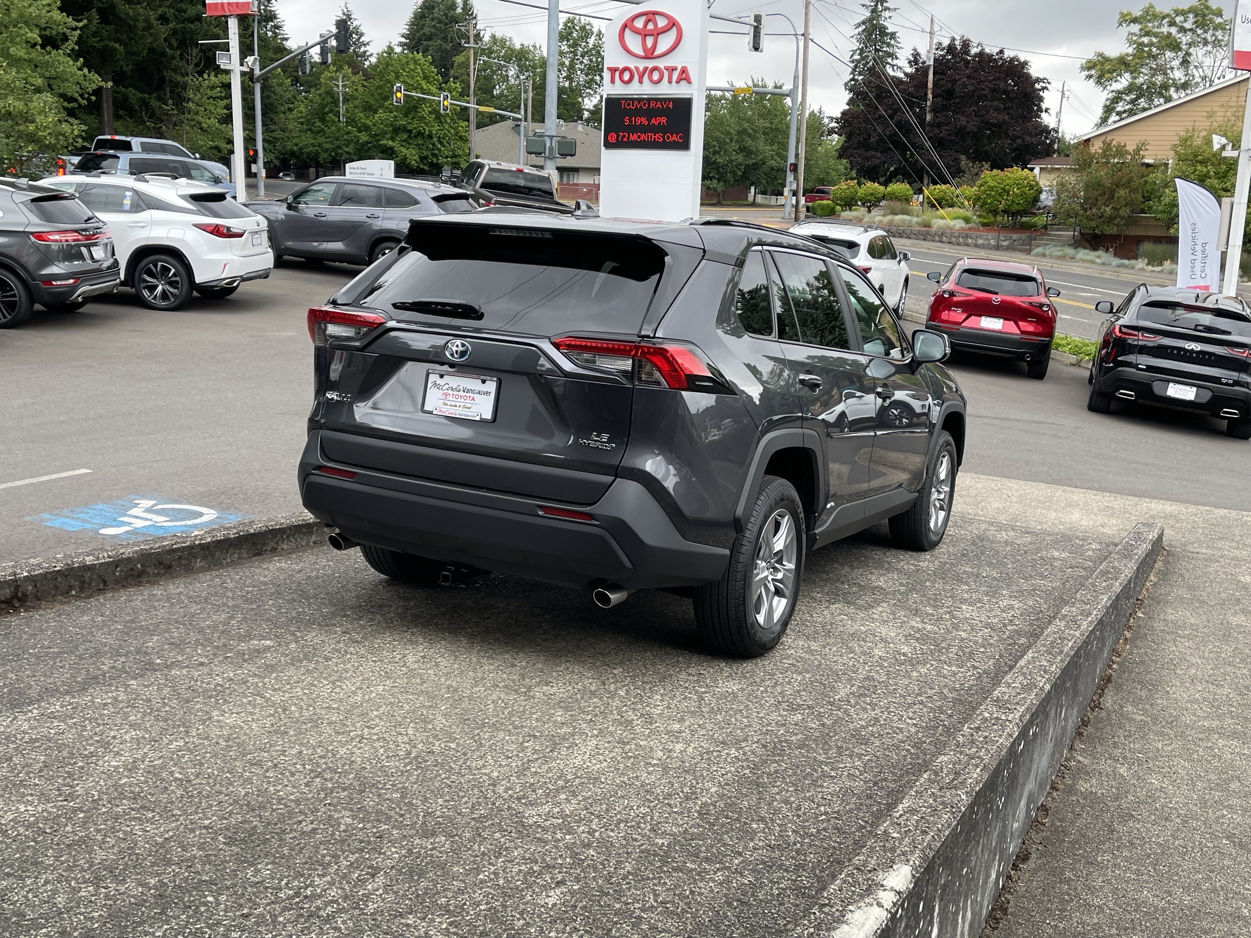 Certified 2024 Toyota RAV4 LE AWD/4WD image 7