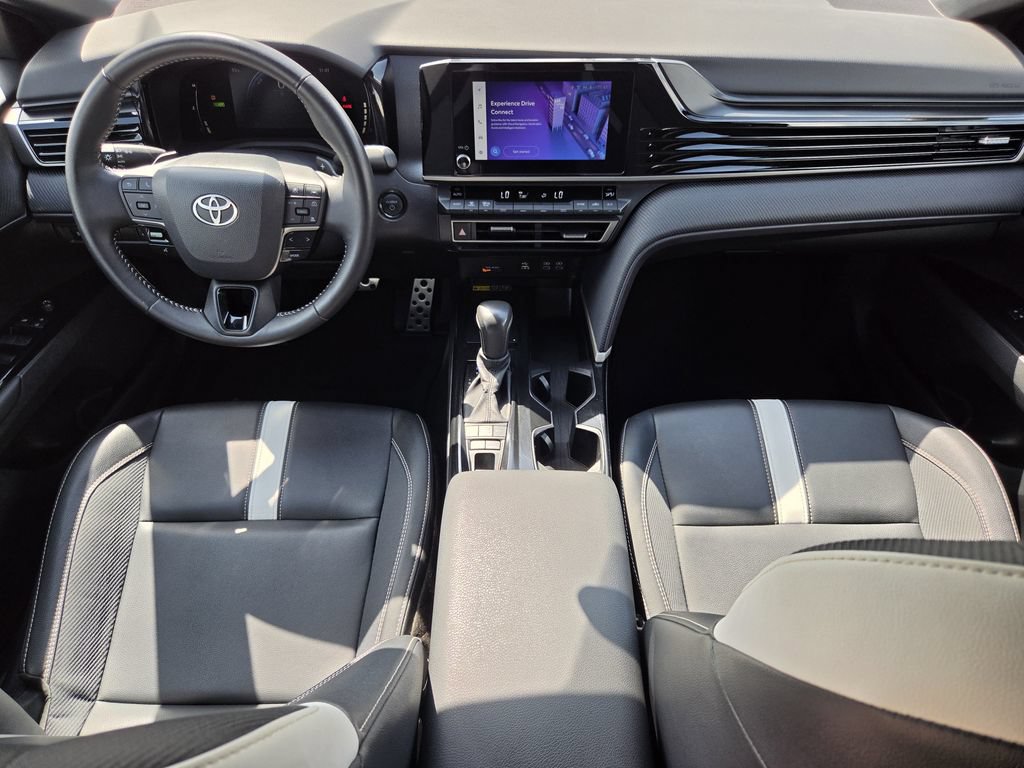 Used 2025 Toyota Camry SE FWD image 13