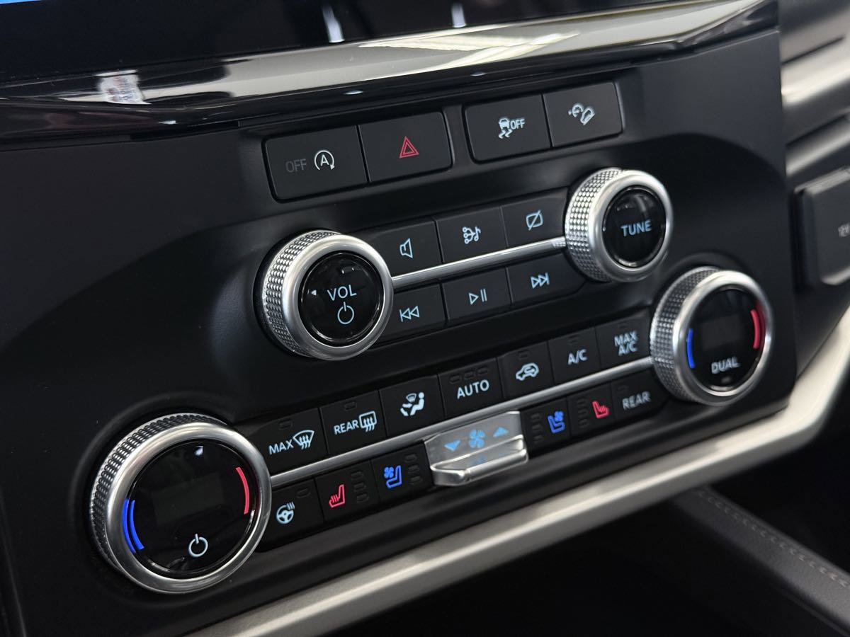 Used 2024 Ford Expedition XLT image 49