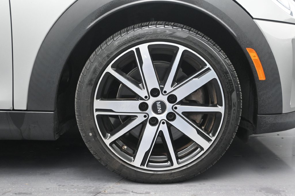 Used 2024 MINI Cooper S w/ Signature Upholstery Package FWD image 9