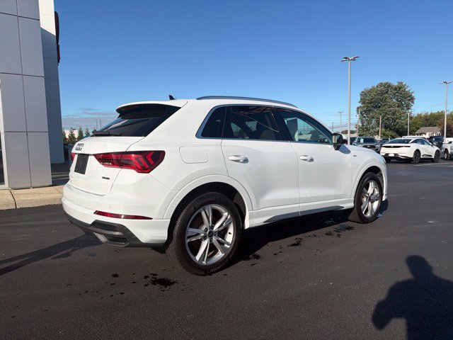 Used 2023 Audi Q3 2.0T Premium w/ Convenience Package AWD/4WD image 7