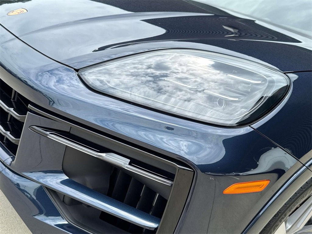 Certified 2025 Porsche Cayenne S image 11