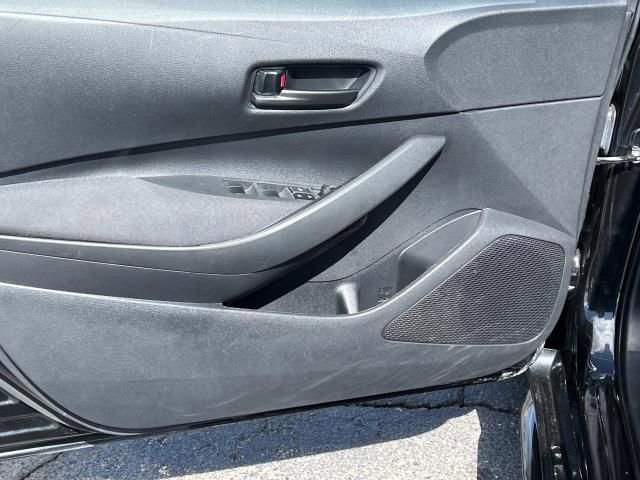 Used 2022 Toyota Corolla LE image 12