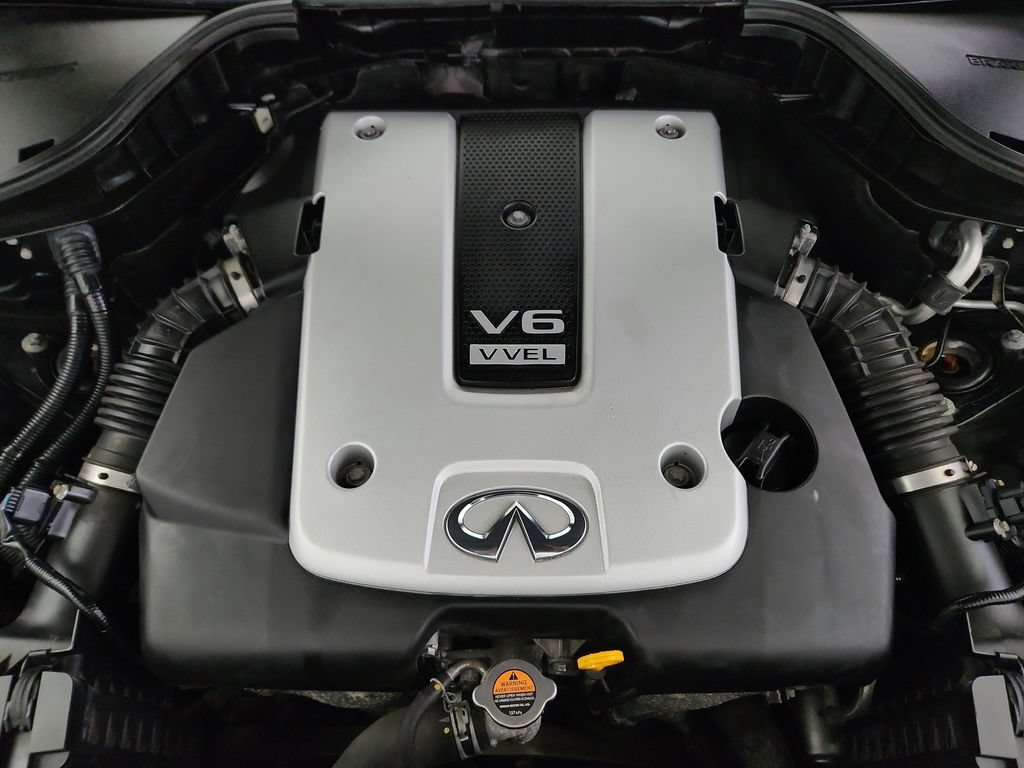 Used 2018 INFINITI Q70 Luxe w/ Proactive Package AWD/4WD image 34